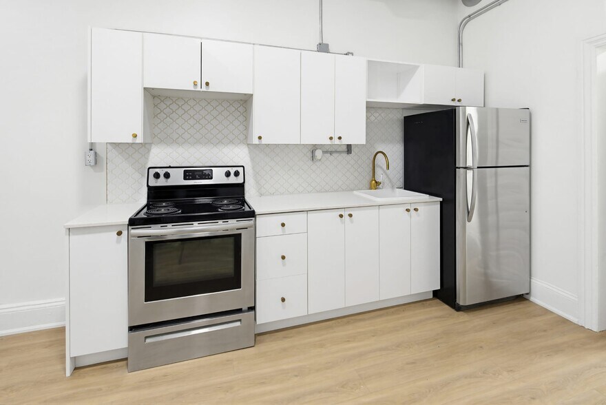 More Photos Of 183 King St E, Hamilton Storefront Retail Residential For Sale