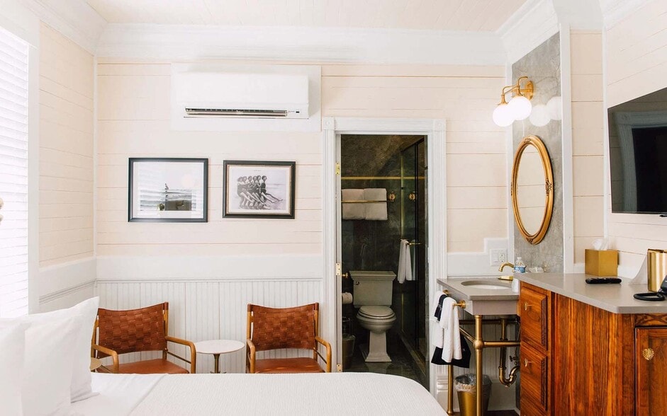 More Photos Of 51 Avenue C, Apalachicola Hotel For Sale