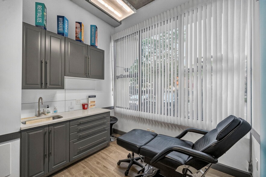 More Photos Of 1033-1077 River Rd, Edgewater Apartments For Sale