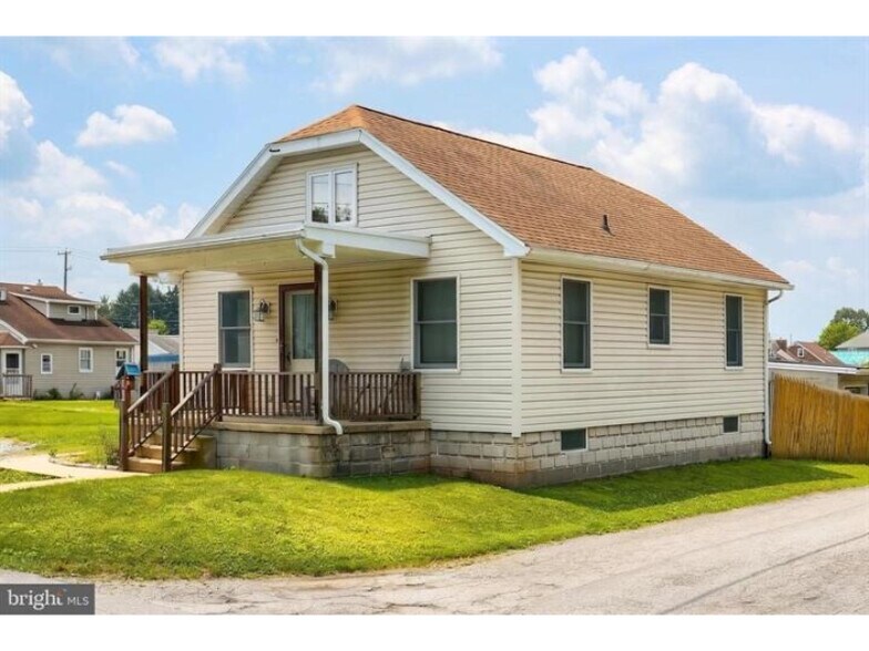 More Photos Of 2151 Maple Rd, York Flex For Sale
