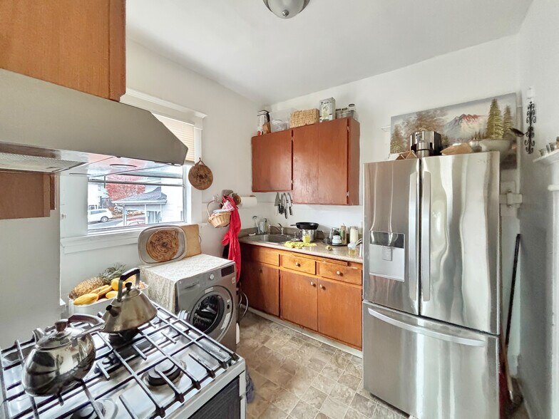 More Photos Of 1736 23rd Ave, Oakland Apartments For Sale