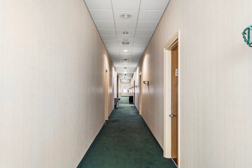 More Photos Of 15165 NW 77th Ave, Miami Lakes Medical For Lease