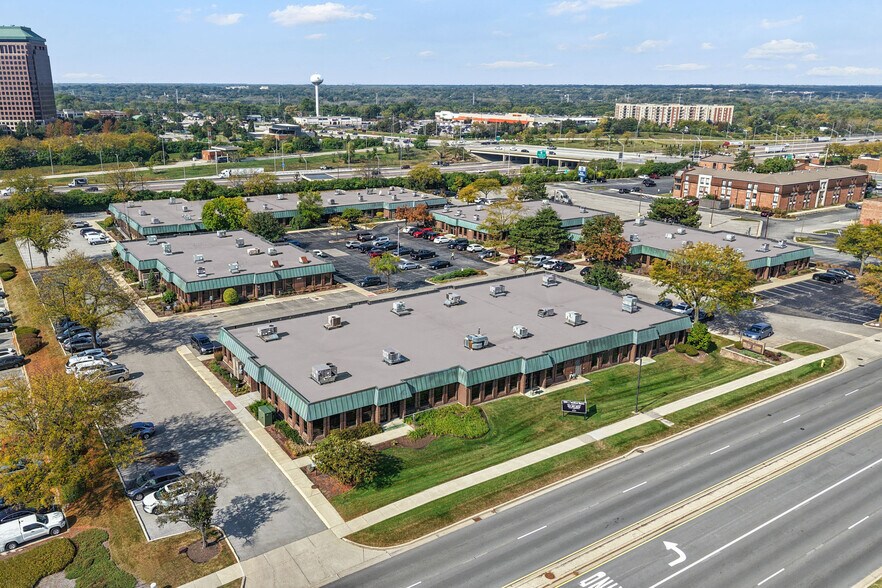 Primary Photo Of 3030-3140 Finley Rd, Downers Grove Unknown For Lease