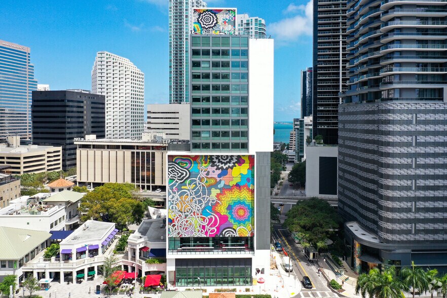 More Photos Of 11 SE 10th St, Miami Hotel For Lease