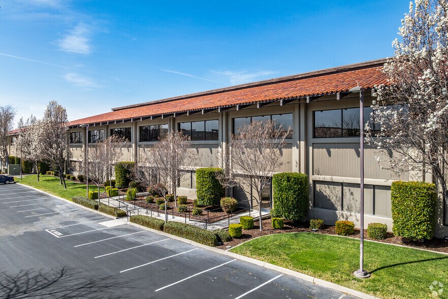 More Photos Of 3901 Lennane Dr, Sacramento Office For Lease