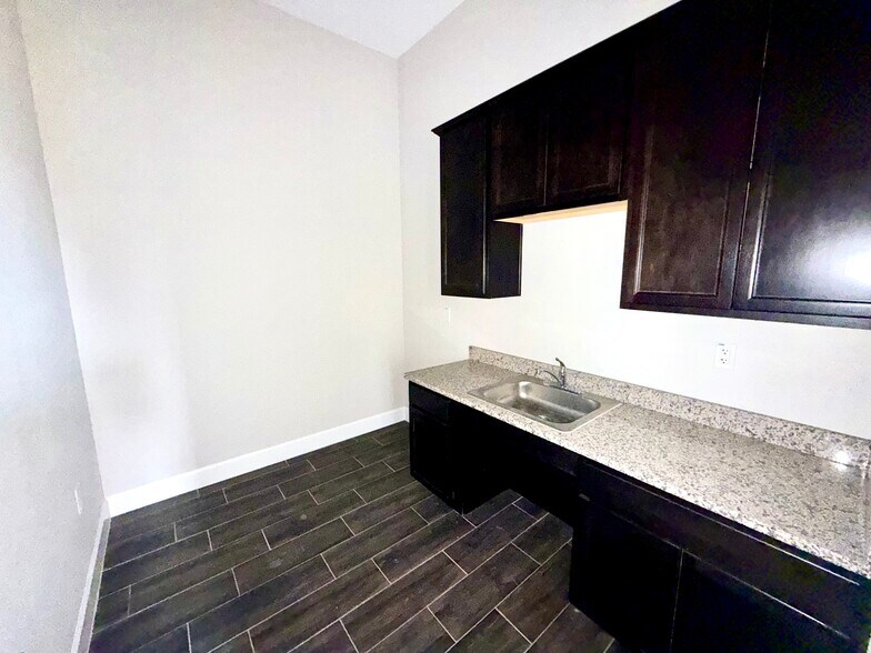 More Photos Of 4220 Cartwright Rd, Missouri City Medical For Sale