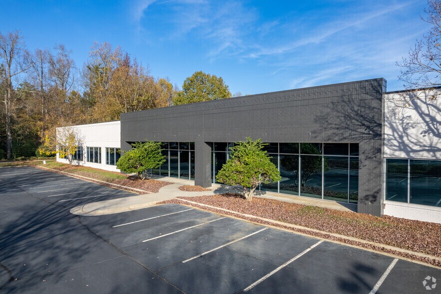 More Photos Of 11560 Great Oaks Way, Alpharetta Unknown For Lease