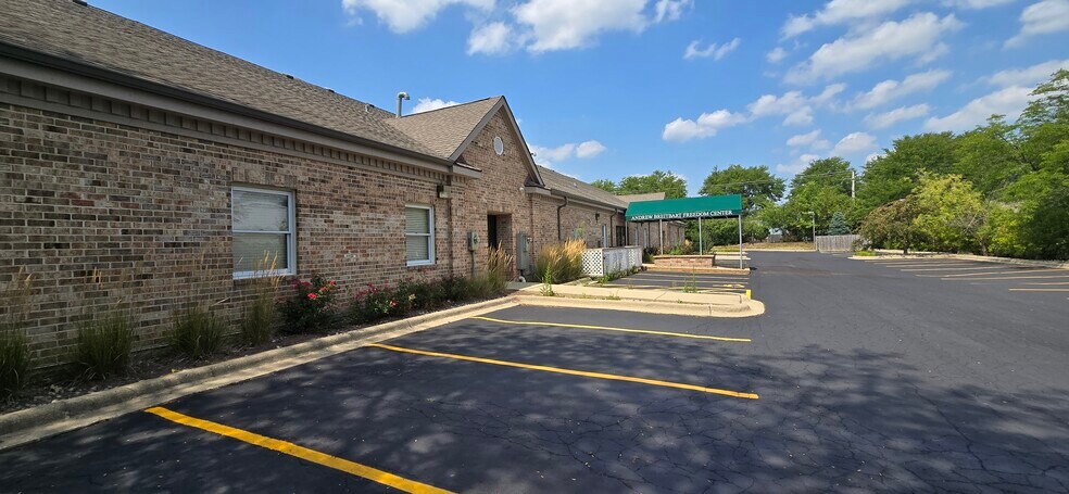 More Photos Of 3939 N Wilke Rd, Arlington Heights Office For Lease
