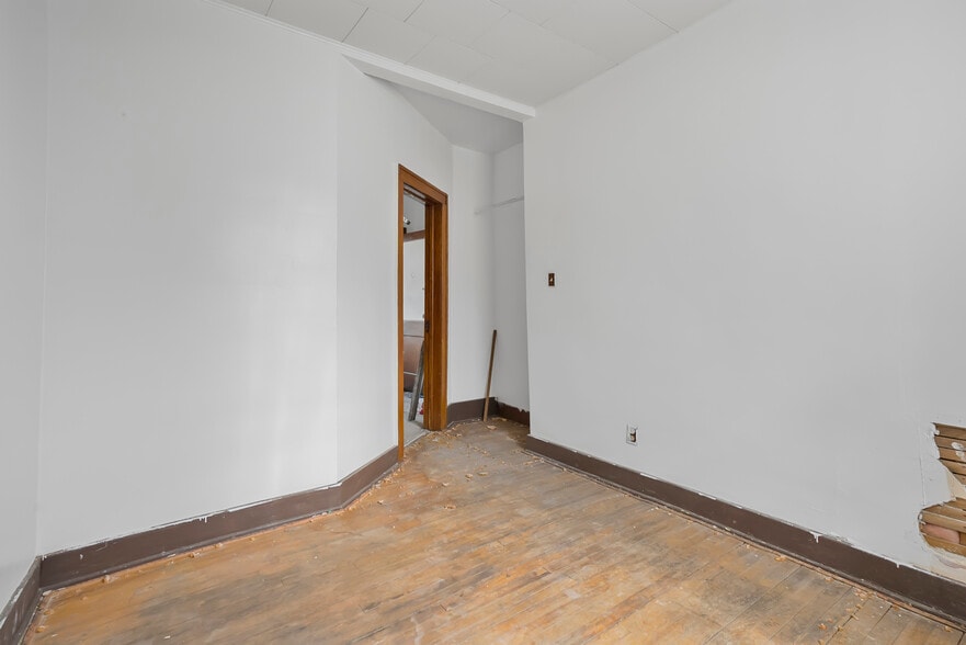 More Photos Of 19403 W Warren Ave, Detroit Storefront Retail Residential For Sale