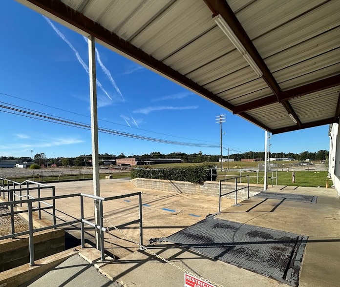 More Photos Of 215 7th Way, Alexander City Distribution For Sale