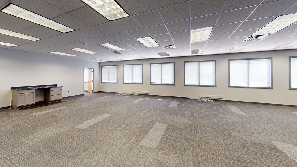 More Photos Of 3625 Quakerbridge Rd, Hamilton Medical For Lease