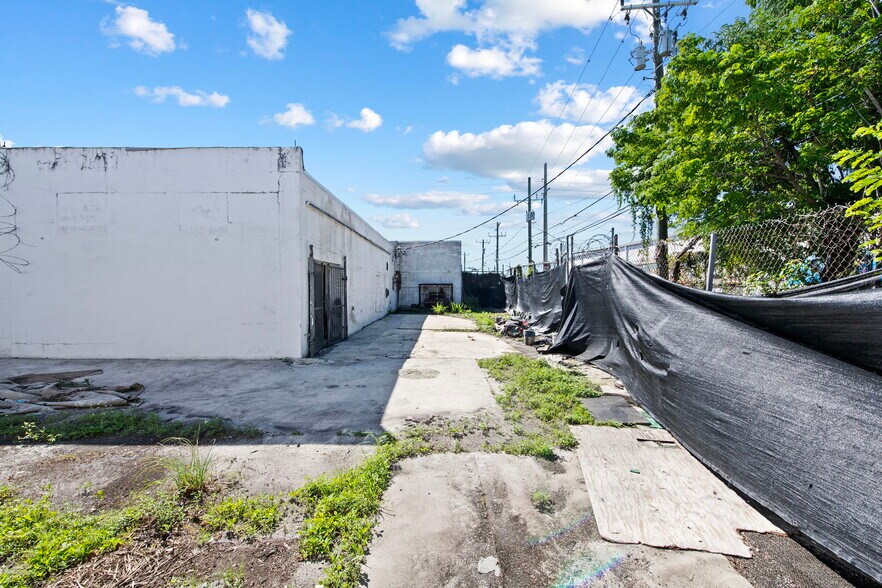 More Photos Of 709 NW 8th Ave, Fort Lauderdale Warehouse For Lease
