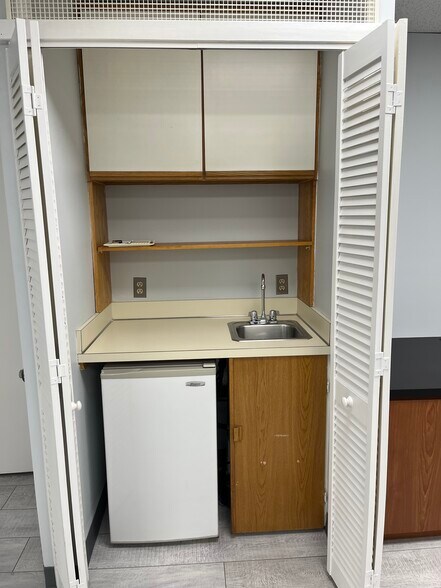 More Photos Of 7960-7990 Old Georgetown Rd, Bethesda Medical For Sale