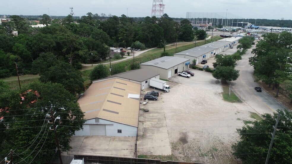 More Photos Of 132 Magic Oaks Ct, Spring Unknown For Lease