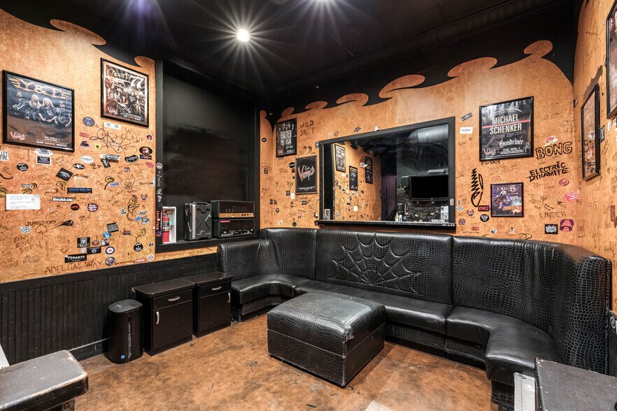 More Photos Of 6750 W Sahara Ave, Las Vegas Bar For Sale