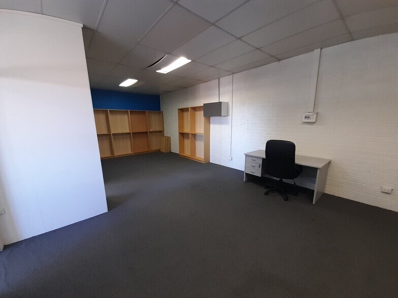 More Photos Of 40 Sterling Rd, Minchinbury Flex For Lease