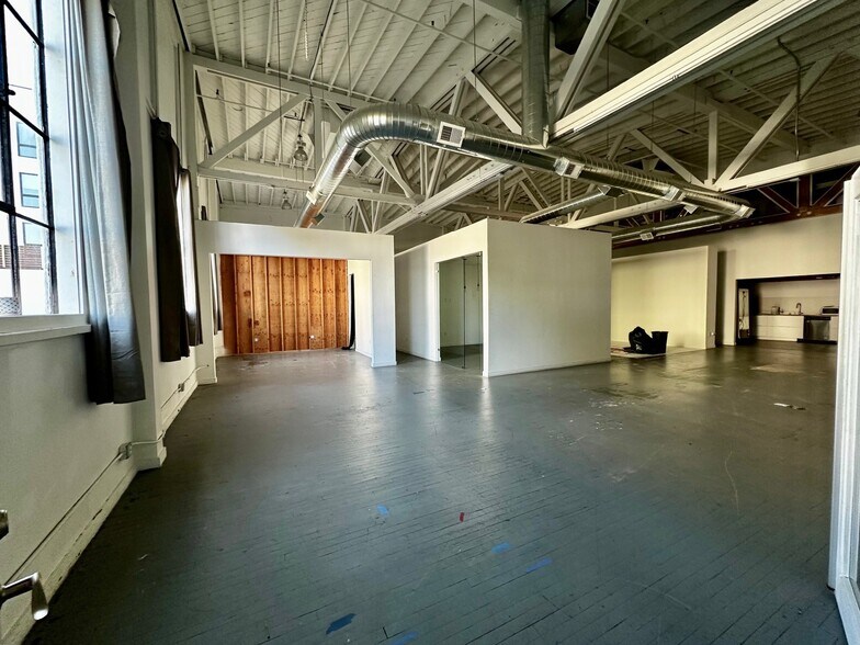 More Photos Of 1300 Elmer St, Belmont Warehouse For Lease