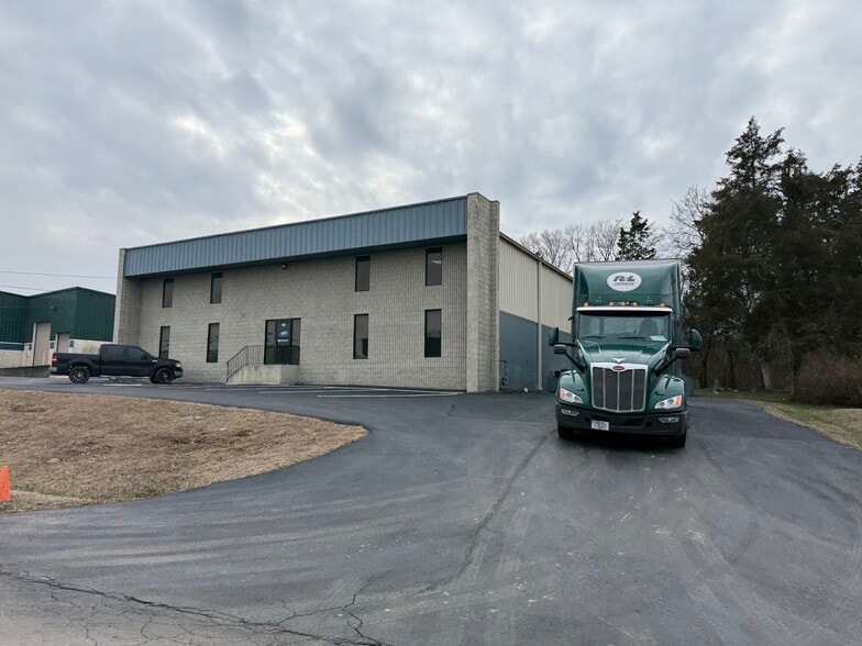 More Photos Of 111 Wheeler St, La Vergne Warehouse For Lease