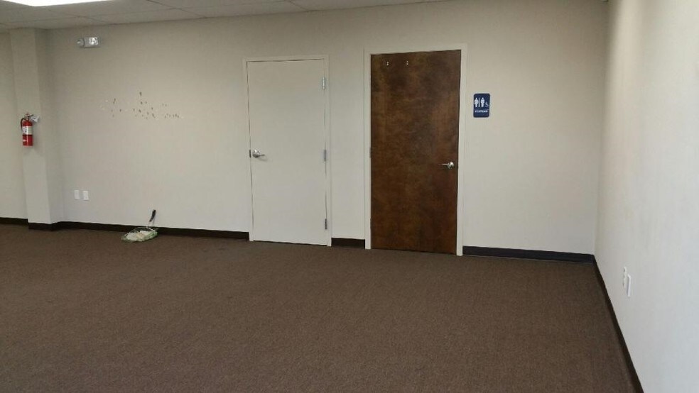 More Photos Of 13431-13453 NW 19th Ln, Miami Warehouse For Lease