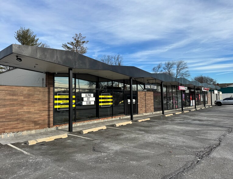 More Photos Of 688-700 Morris Tpke, Short Hills Storefront For Lease