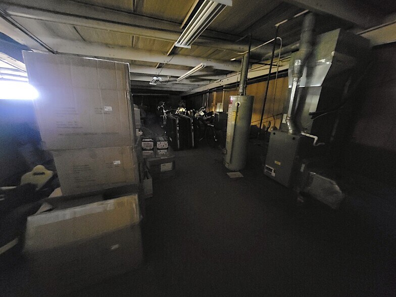 More Photos Of 516 Adele Ave, Joplin Distribution For Sale