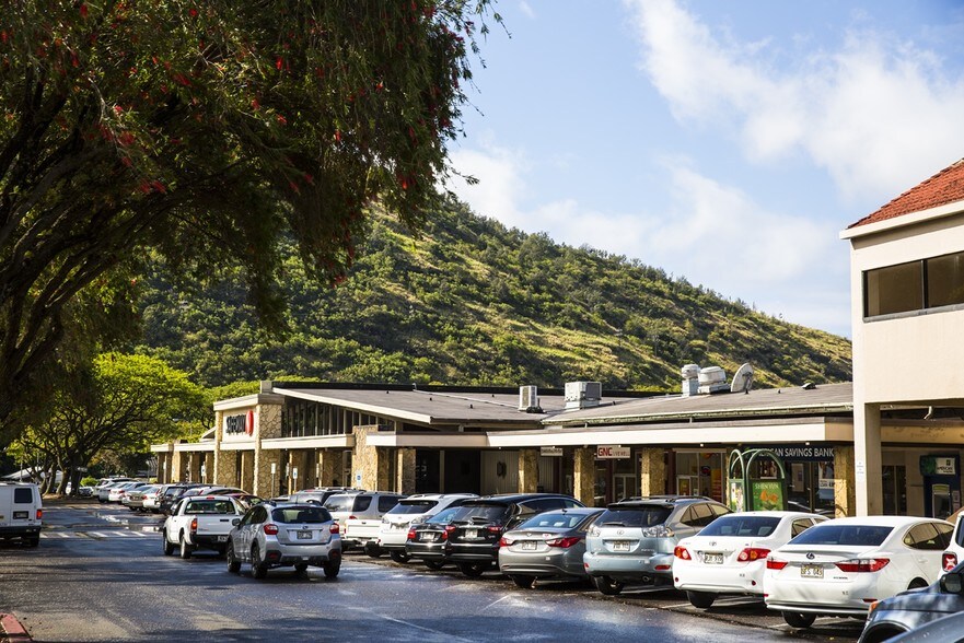2855 E Manoa Rd, Honolulu, HI 96822 For Lease