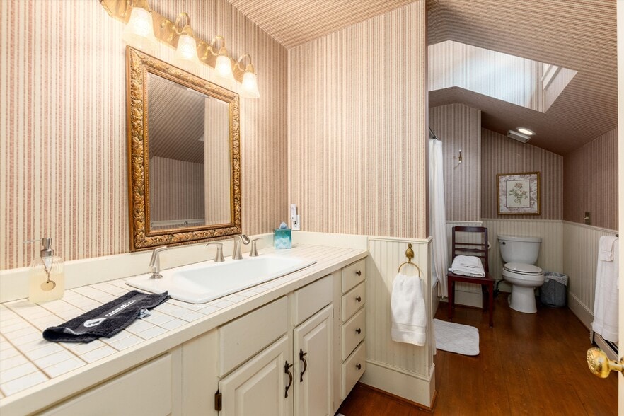 More Photos Of 200 Rose St, Georgetown Hospitality For Sale