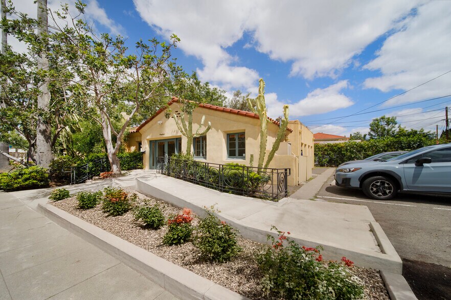 More Photos Of 2003 N Broadway, Santa Ana Office For Lease