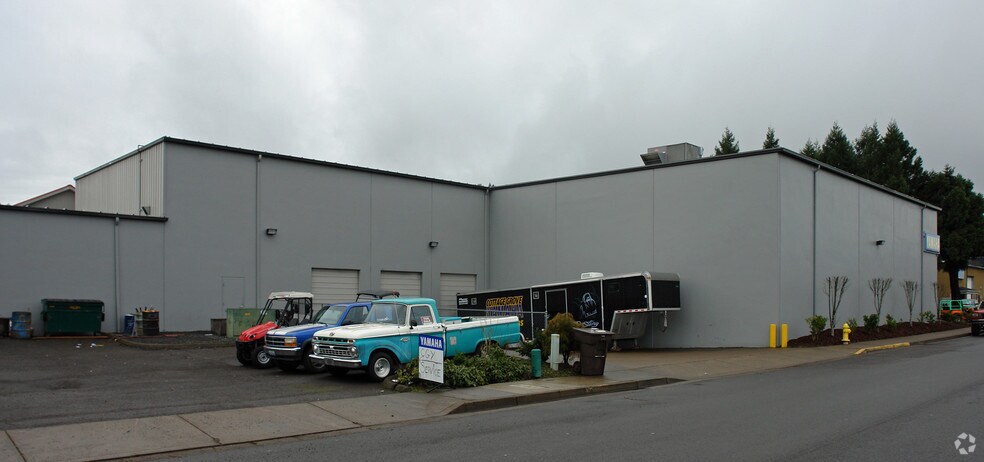 More Photos Of 120-220 Palmer Ave, Cottage Grove Warehouse For Sale