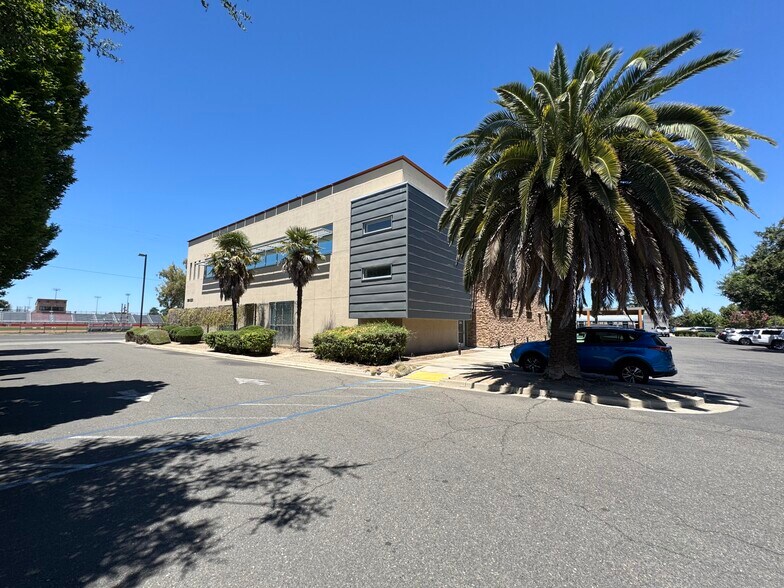 More Photos Of 3900 Geer Rd, Turlock Medical For Sale