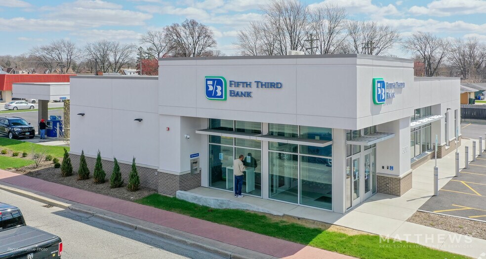 More Photos Of 486 W Liberty St, Wauconda Office For Sale