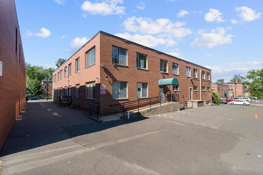 More Photos Of 621 Farmington Ave, Hartford Apartments For Sale