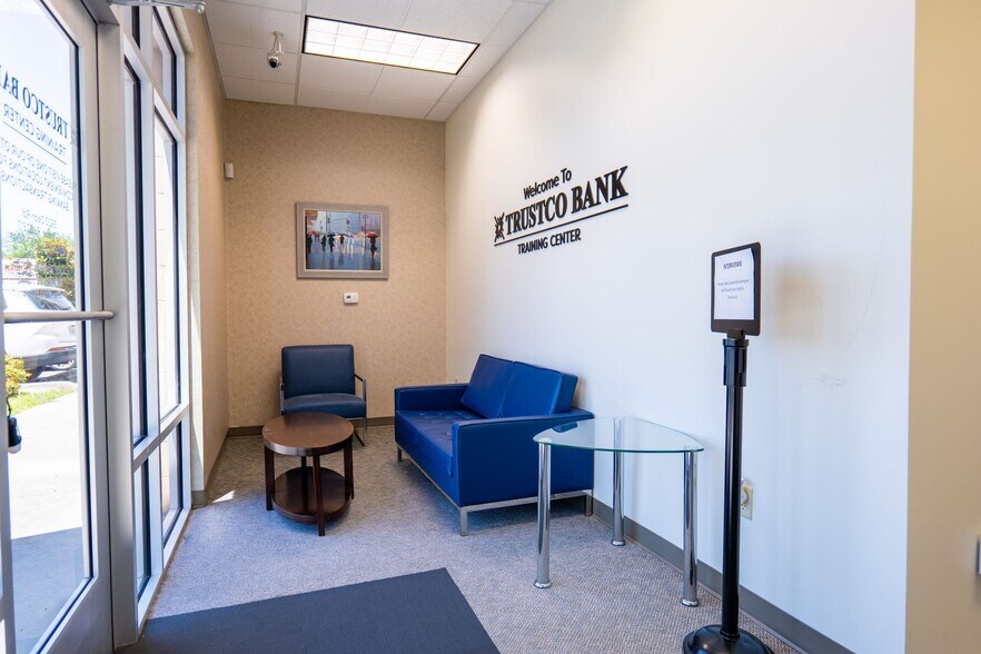 More Photos Of 7803 E Colonial Dr, Orlando Unknown For Lease