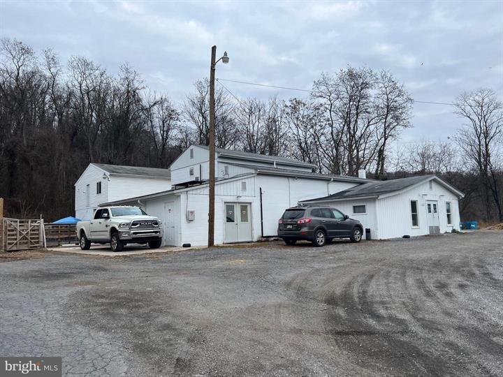 Primary Photo Of 855 Mount Zion Rd, Dillsburg Light Manufacturing For Sale