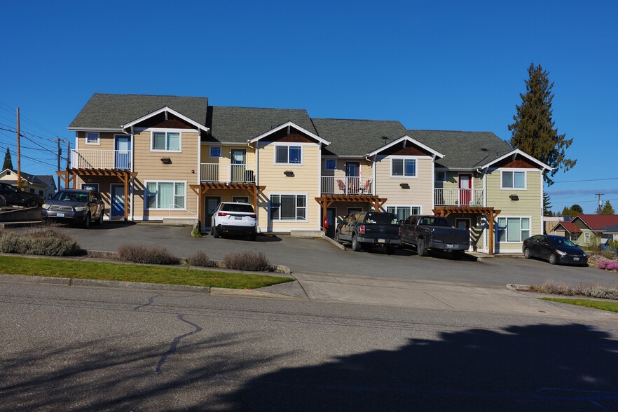 More Photos Of 808 S Chase St, Port Angeles Apartments For Sale
