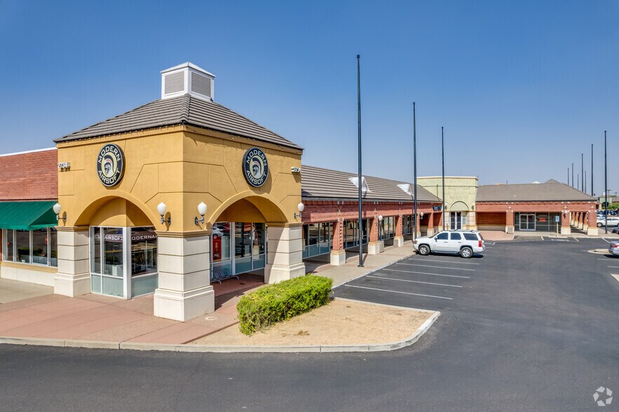 More Photos Of 2710-2734 W Bell Rd, Phoenix General Retail For Lease