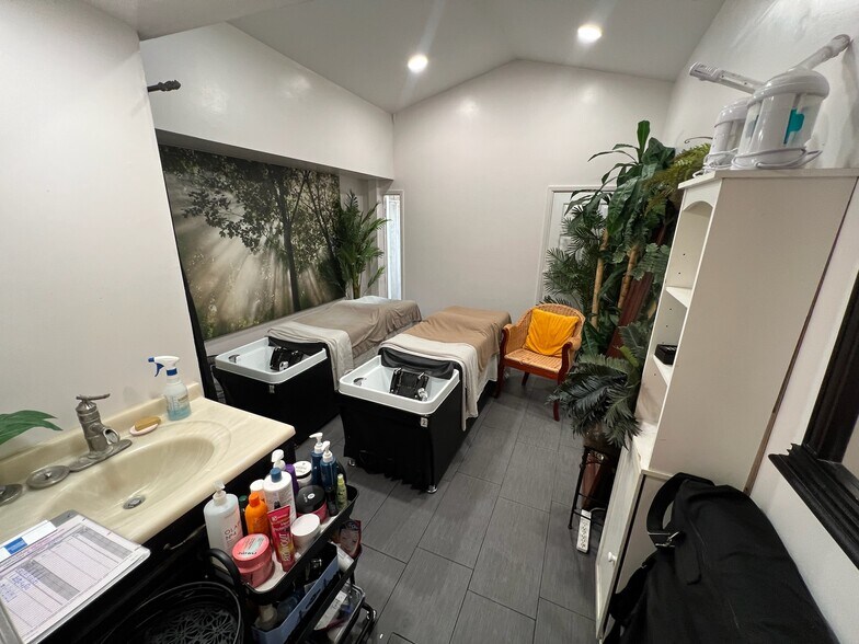 More Photos Of 541 4th Ave, San Diego Storefront Retail Office For Lease