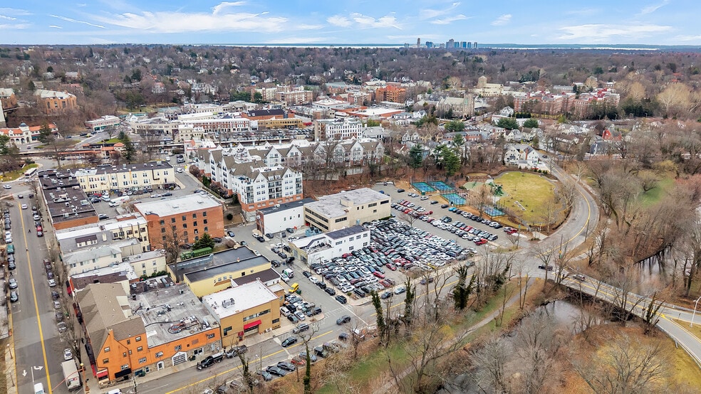 More Photos Of 1 Stone Pl, Bronxville Office For Lease