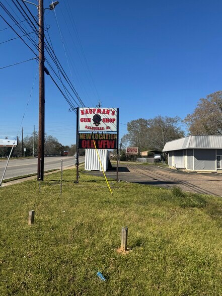 More Photos Of 990 N Daleville Ave, Daleville Warehouse For Sale