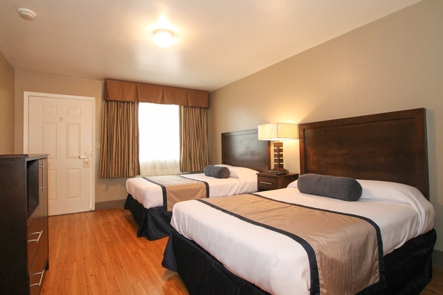 More Photos Of 42666 Highway 23, Venice Hotel For Sale
