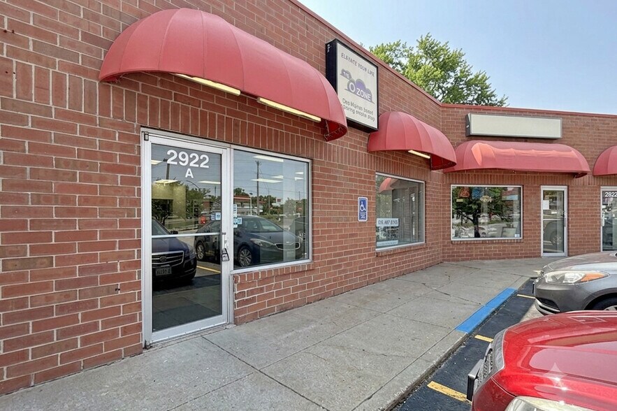 More Photos Of 2920-2926 Merle Hay Rd, Des Moines Storefront For Lease