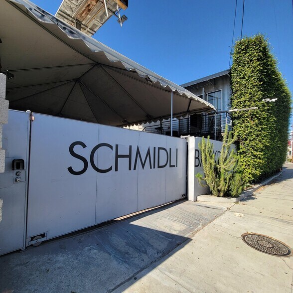 More Photos Of 5830 Adams Blvd, Culver City Showroom For Sale