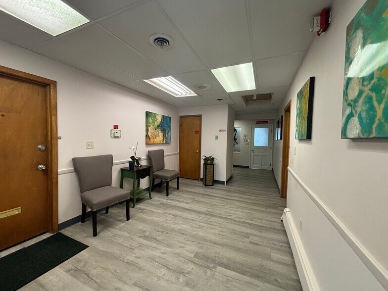 More Photos Of 452 Pleasant St, Malden Office For Lease