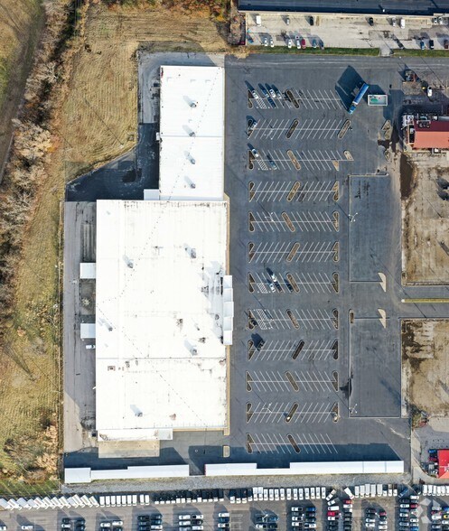 More Photos Of 3784-3800 W Broad St, Columbus Self Storage For Sale