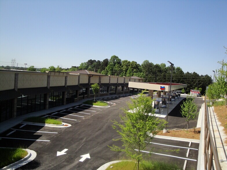 Primary Photo Of 4020 Satellite Blvd, Duluth Service Station For Lease