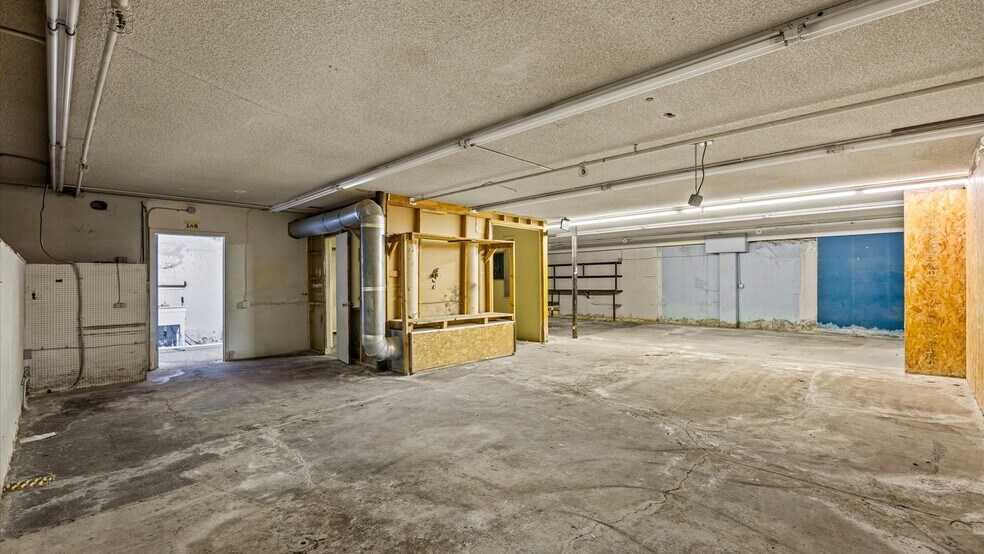 More Photos Of 461 Grand Ave, Grand Junction Freestanding For Sale