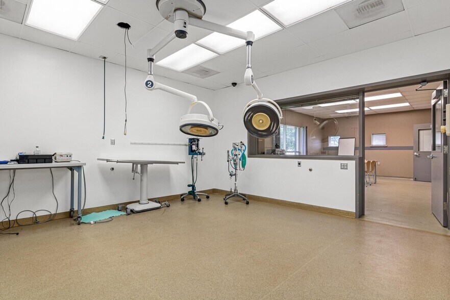 More Photos Of 803 Prospect Ave, Osceola Manufacturing For Sale