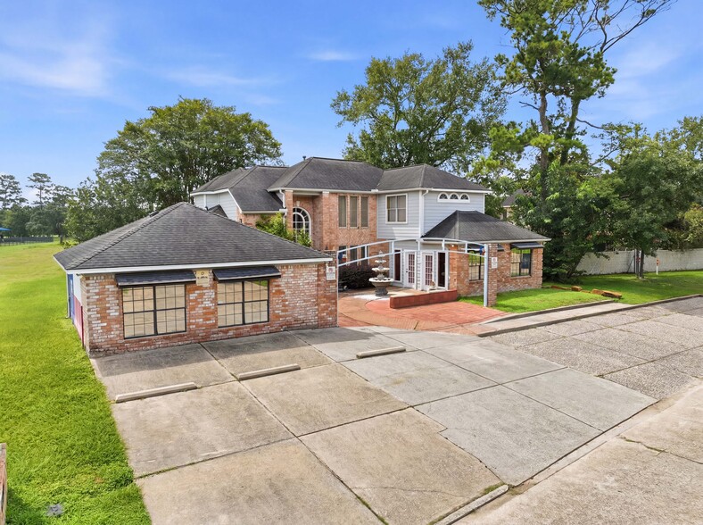 More Photos Of 13700 Lakewood Forest Dr, Houston Office For Sale