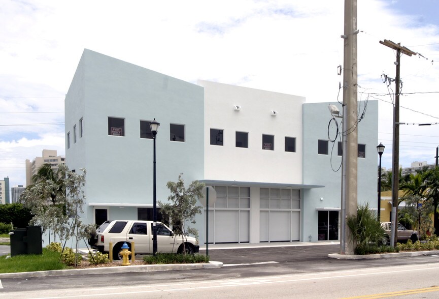 More Photos Of 18319-18321 W Dixie Hwy, North Miami Beach General Retail For Lease
