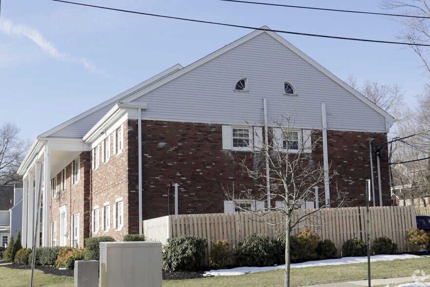 More Photos Of 6 Pompton Ave, Cedar Grove Medical For Lease